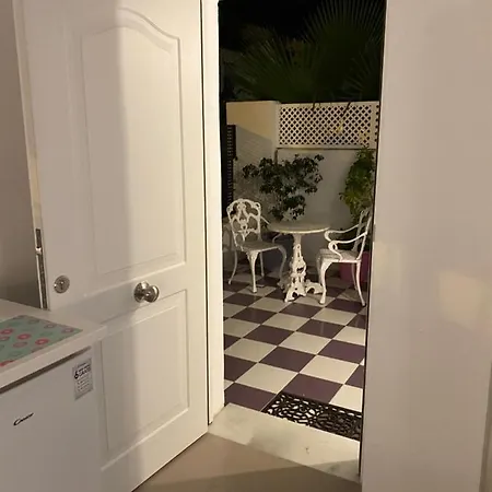 -patio Andaluz- * מארבלה